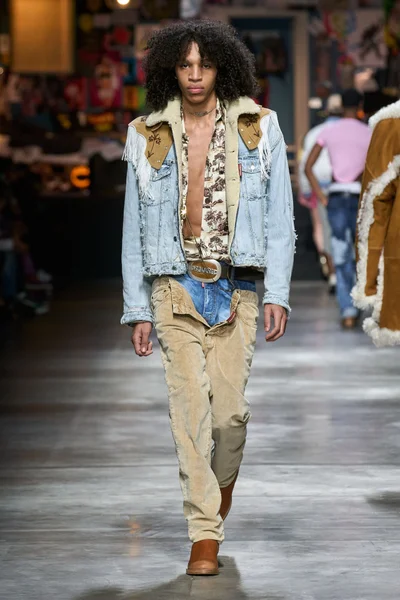 Look 8